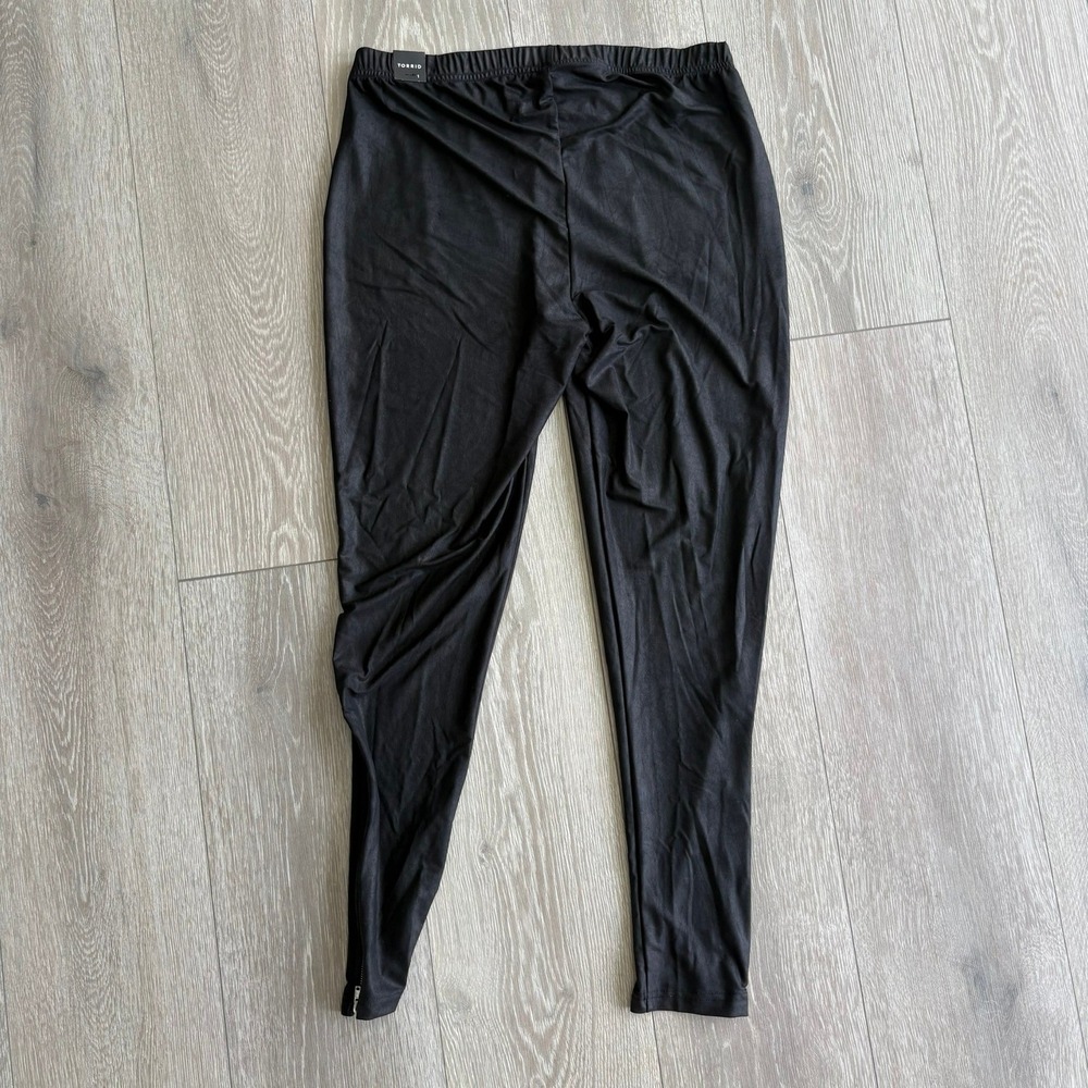Plus Size 1 - Picture 13 of 15
